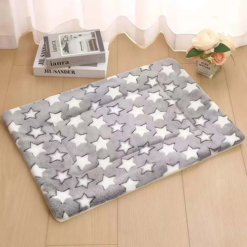 Flannel Pet Sleeping Bed - Thick Plush, Snug Warm Spot with Soft Padding, Stain Resistant Contemporary Blanket, Machine Washable, for Dogs & Cats, 2 Sizes (69*52Cm, 89*68Cm) Available